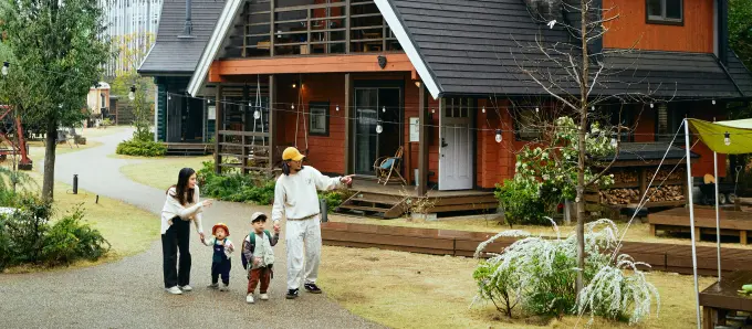 BESSの展示場をご自由に歩き回るご家族